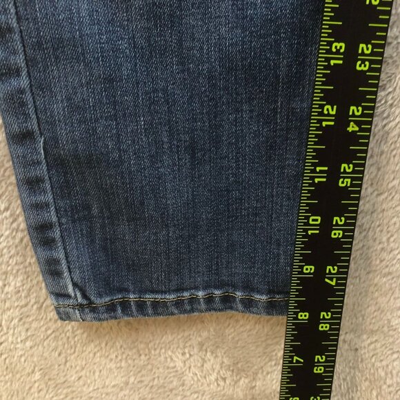 Levi's Women's Signature Jeans Size 2M Mid Rise Slim Straight Classic Blue Denim - Picture 4 of 16